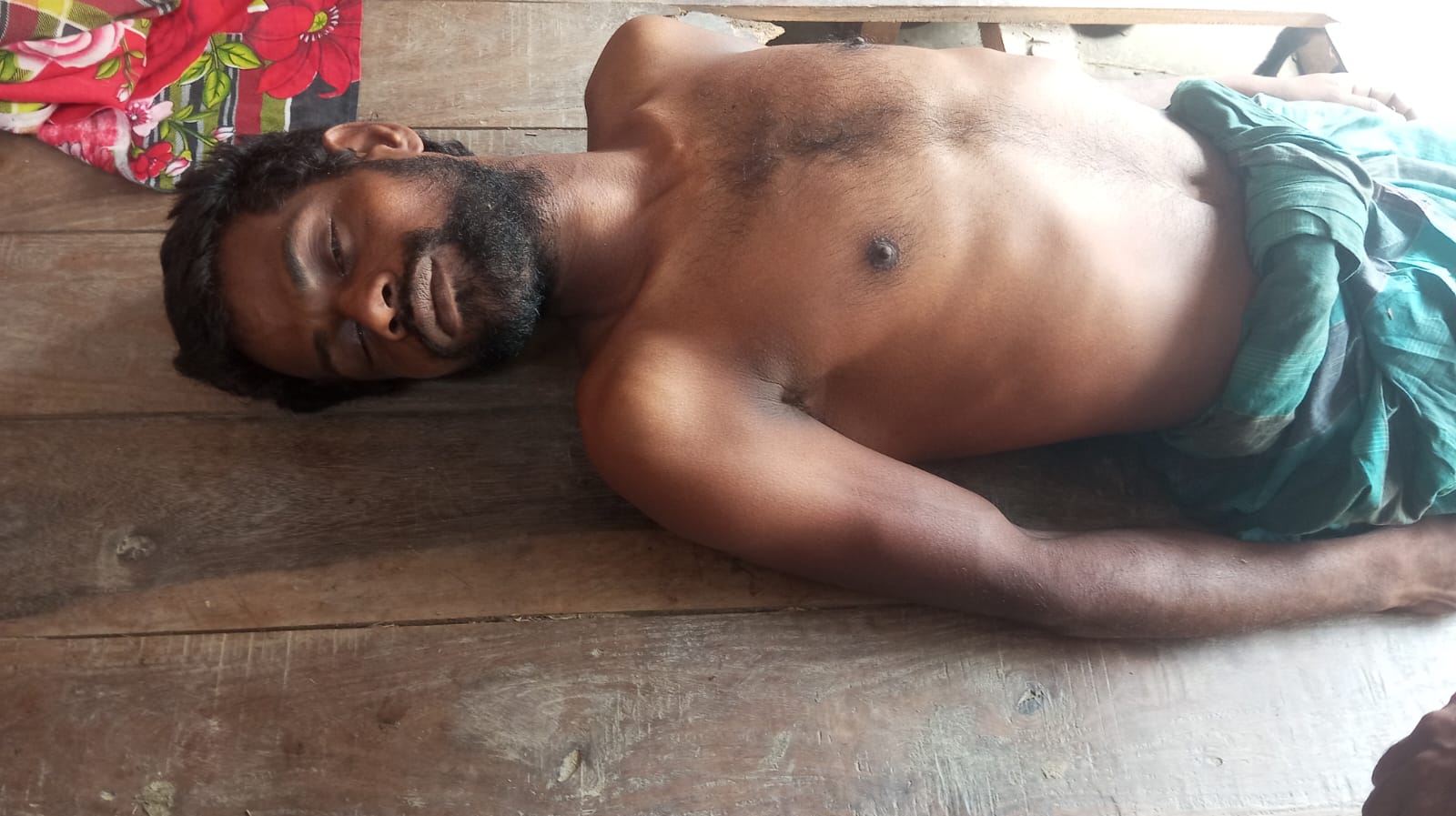 পাঁচবিবিতে স্ত্রীর উপর অভিমান করে যু্বকের আত্মহত্যা