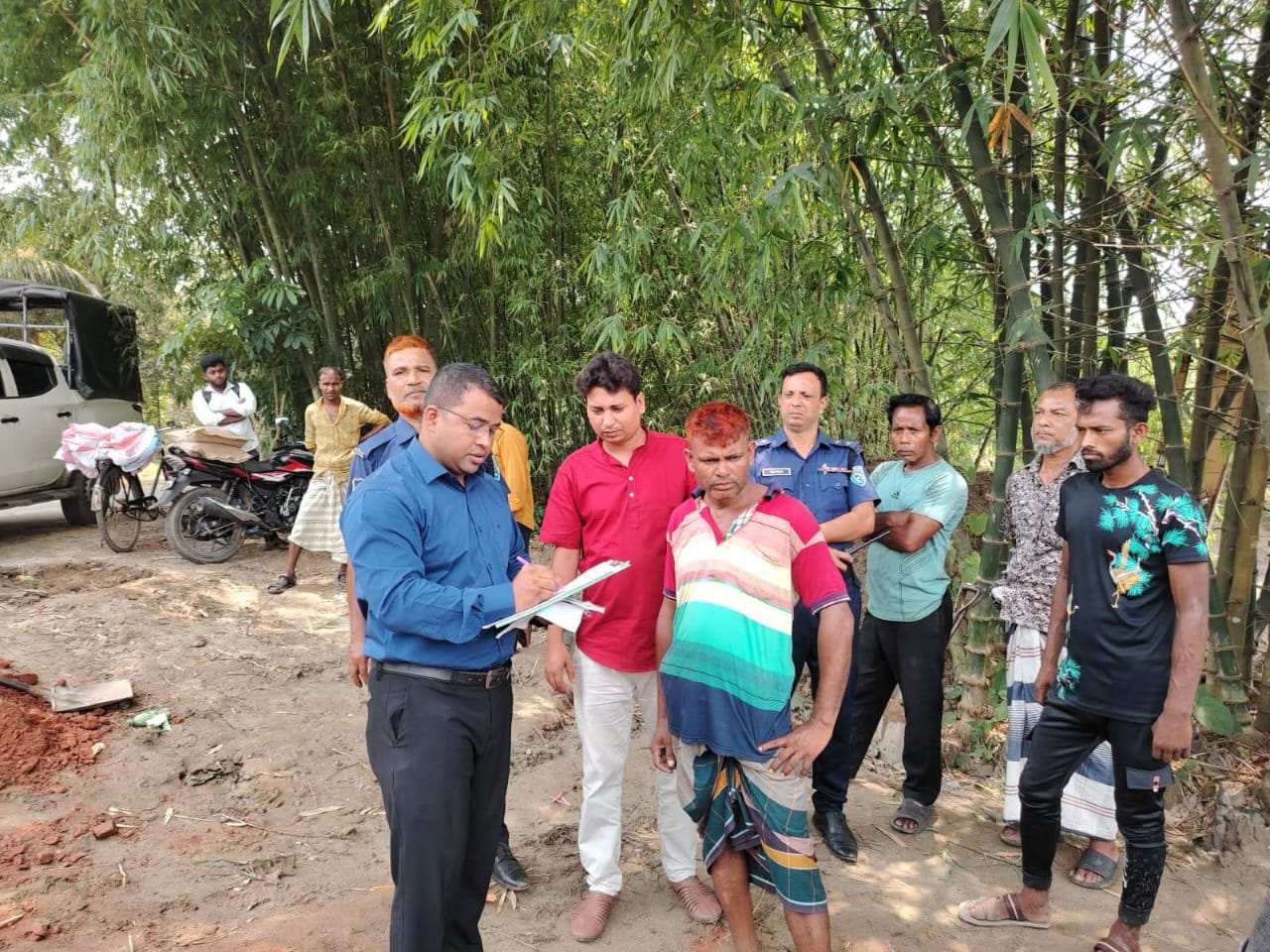 ঠাকুরগাঁওয়ে অবৈধ বালু উত্তোলন: বালু ব্যবসায়ীকে ৯০ হাজার টাকা জরিমানা