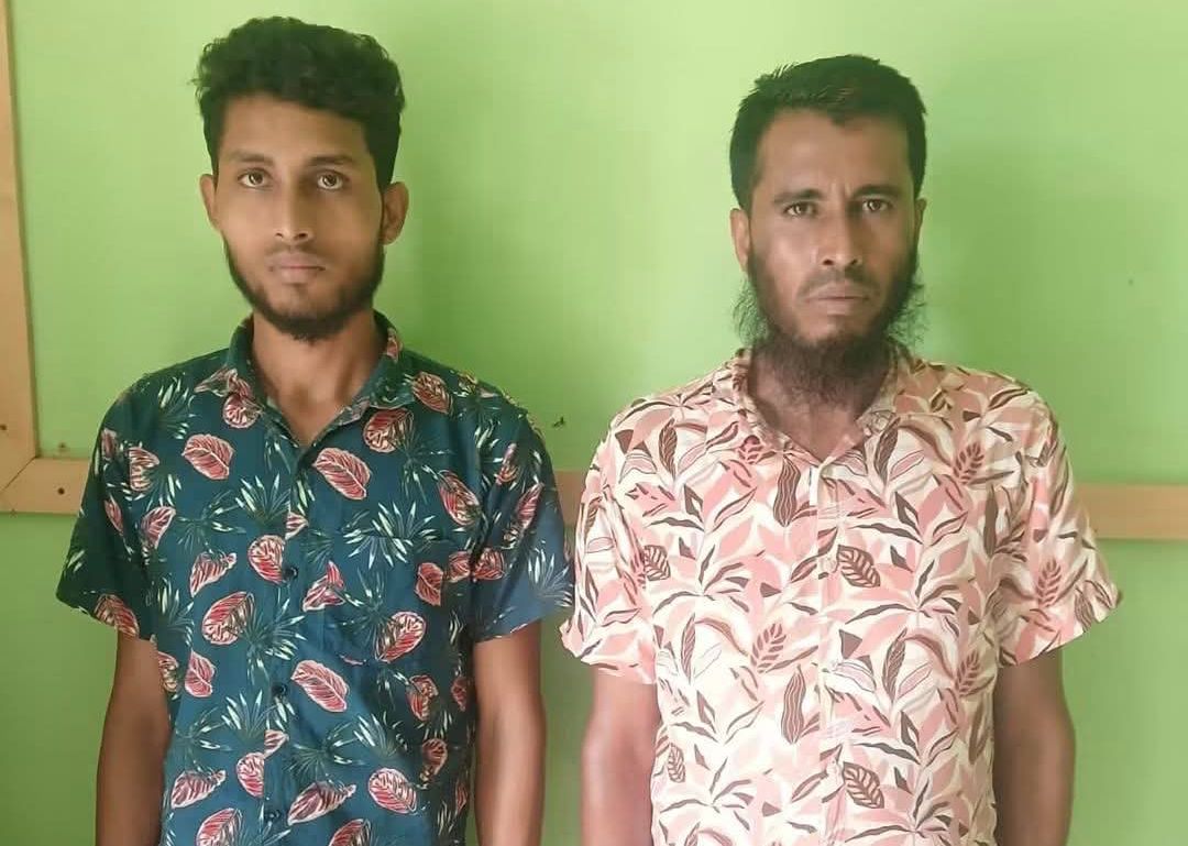 হাজীগঞ্জের রাজারগাঁওয়ে ২০ পিস ইয়াবাসহ বাবা-ছেলে গ্রেপ্তার